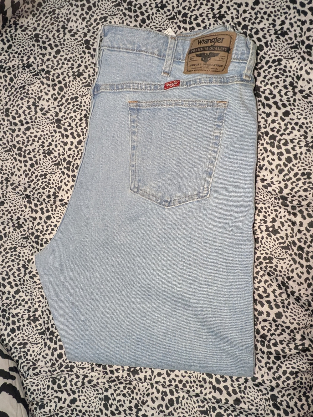 Wrangler Men's Light Blue Denim Jeans - Classic Fit